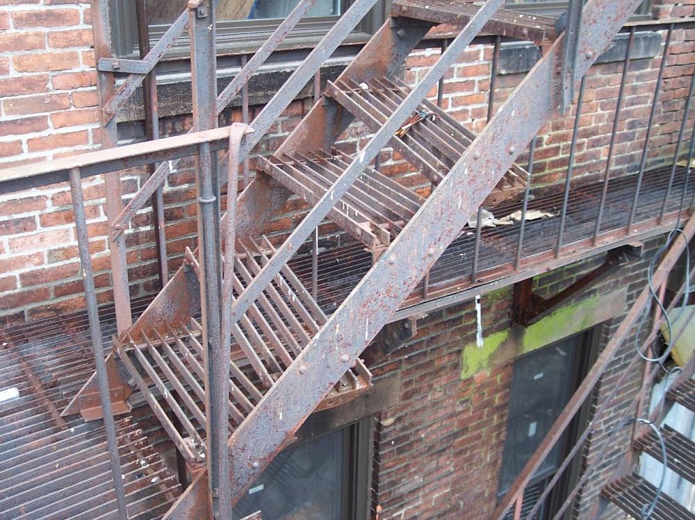 демонтаж металлической лестницы в Медведково